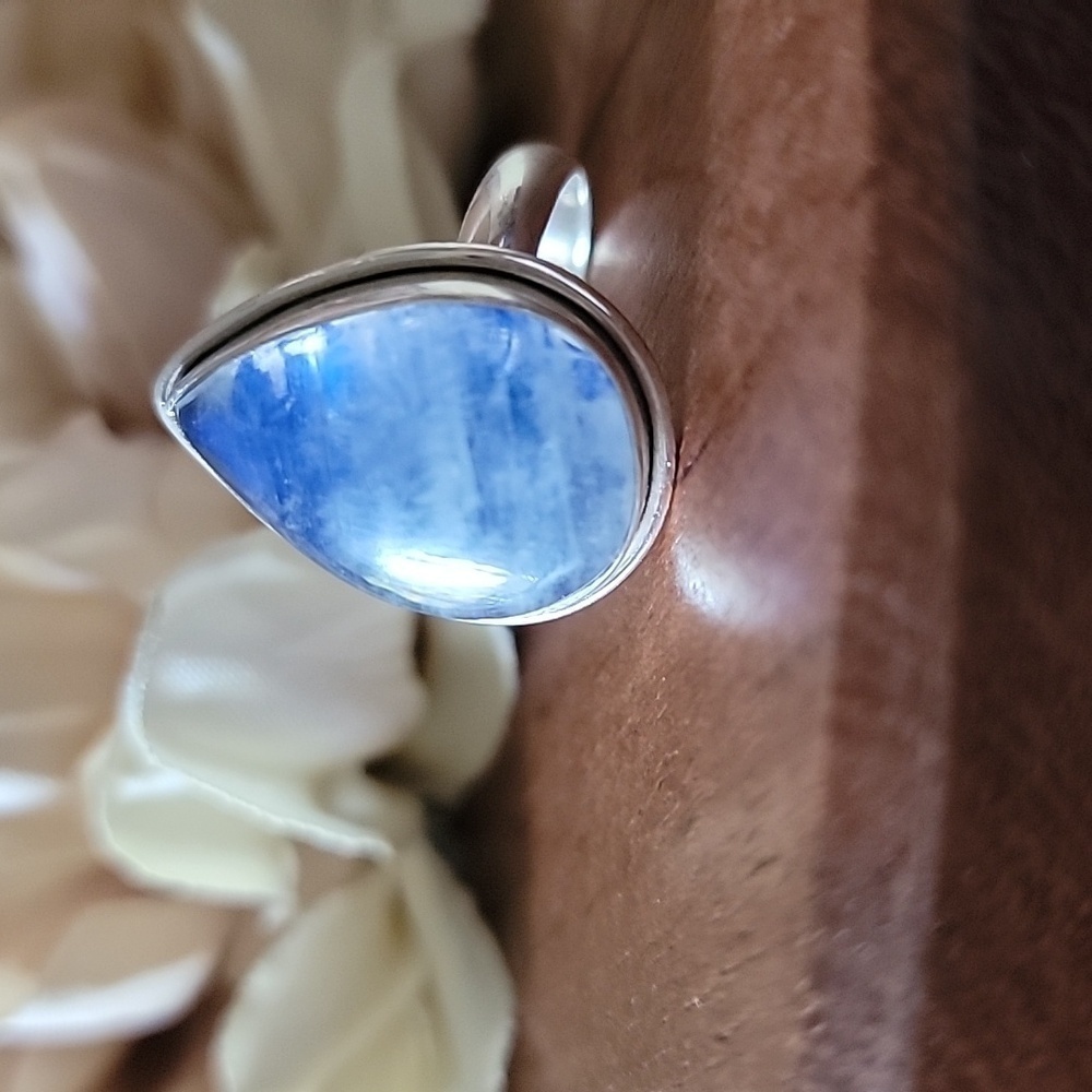 Solid Sterling Silver Blue Moonstone Ring Size 8 - image 3